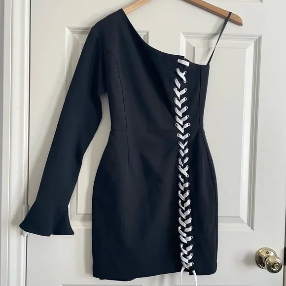 PREM Premonition Elegant Black One-Shoulder Dress with exquisite details - Picture 14 of 14